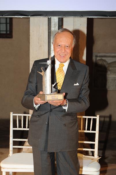 2011 award Ugo